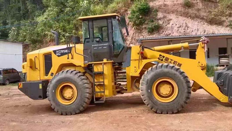 贵州出售全新夏工装载机，全新机器，设备只用10个小时